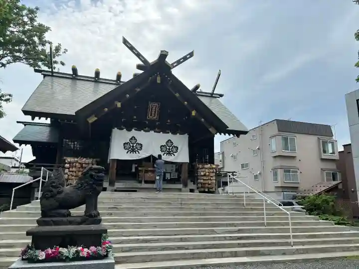 札幌諏訪神社の本殿・本堂