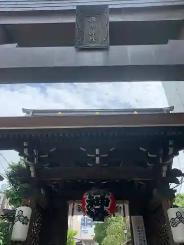 櫛田神社の山門