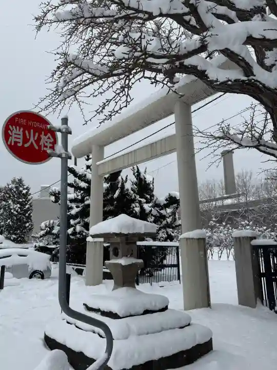 秋葉神社の{uncategorized: "未分類", other: "その他", undefined: "問題あり", building: "その他建物", grave: "お墓", sacred_gate: "鳥居", guardian: "狛犬", statue: "像", buddha: "仏像", history: "歴史", nature: "自然", garden: "庭園", animal: "動物", pagoda: "塔", temizu: "手水舎", mountain_gate: "山門・神門", sanctuary: "本殿・本堂", subordinate: "末社・摂社", art: "芸術", scenery: "景色", jizo: "地蔵", ema: "絵馬", goshuin: "御朱印", omikuji: "おみくじ", items: "授与品その他", amulet: "お守り", goshuincho: "御朱印帳", eats: "食事", festival: "お祭り", votive_dance: "神楽", shichigosan: "七五三参", wedding: "結婚式", experience: "体験その他", initially: "初詣", around: "周辺", anti_infection: "感染症対策"}
