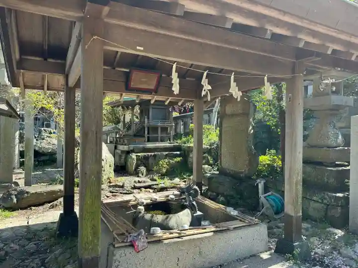 春日神社の{uncategorized: "未分類", other: "その他", undefined: "問題あり", building: "その他建物", grave: "お墓", sacred_gate: "鳥居", guardian: "狛犬", statue: "像", buddha: "仏像", history: "歴史", nature: "自然", garden: "庭園", animal: "動物", pagoda: "塔", temizu: "手水舎", mountain_gate: "山門・神門", sanctuary: "本殿・本堂", subordinate: "末社・摂社", art: "芸術", scenery: "景色", jizo: "地蔵", ema: "絵馬", goshuin: "御朱印", omikuji: "おみくじ", items: "授与品その他", amulet: "お守り", goshuincho: "御朱印帳", eats: "食事", festival: "お祭り", votive_dance: "神楽", shichigosan: "七五三参", wedding: "結婚式", experience: "体験その他", initially: "初詣", around: "周辺", anti_infection: "感染症対策"}