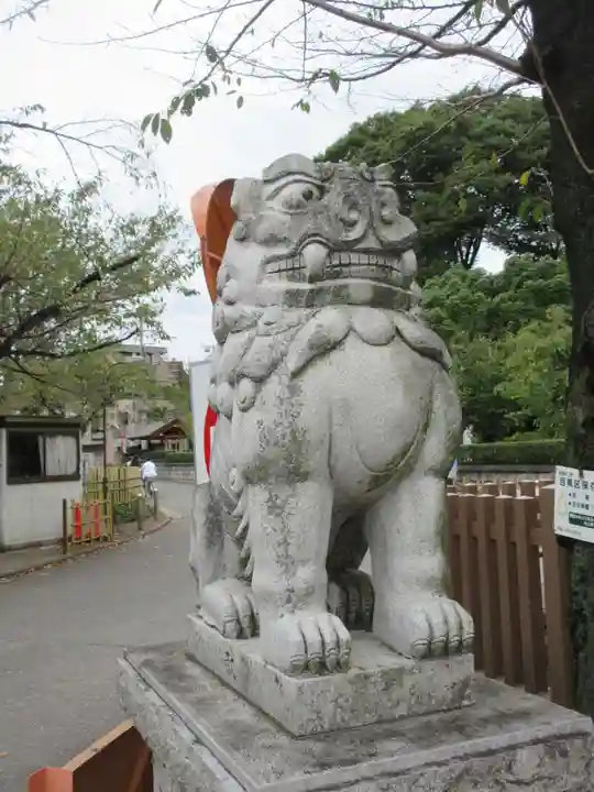 瀧泉寺(目黒不動尊)の狛犬