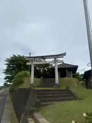 天王社の{uncategorized: "未分類", other: "その他", undefined: "問題あり", building: "その他建物", grave: "お墓", sacred_gate: "鳥居", guardian: "狛犬", statue: "像", buddha: "仏像", history: "歴史", nature: "自然", garden: "庭園", animal: "動物", pagoda: "塔", temizu: "手水舎", mountain_gate: "山門・神門", sanctuary: "本殿・本堂", subordinate: "末社・摂社", art: "芸術", scenery: "景色", jizo: "地蔵", ema: "絵馬", goshuin: "御朱印", omikuji: "おみくじ", items: "授与品その他", amulet: "お守り", goshuincho: "御朱印帳", eats: "食事", festival: "お祭り", votive_dance: "神楽", shichigosan: "七五三参", wedding: "結婚式", experience: "体験その他", initially: "初詣", around: "周辺", anti_infection: "感染症対策"}