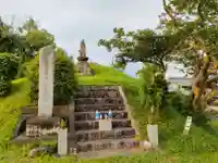 石造閻魔大王像の周辺