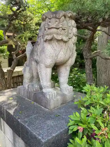 鵠沼伏見稲荷神社の狛犬