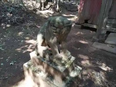 六所神社の狛犬