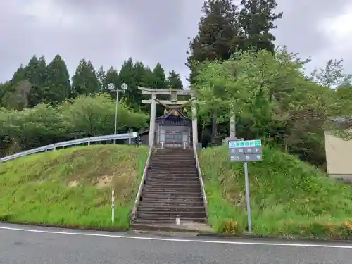 先崎神社の{uncategorized: "未分類", other: "その他", undefined: "問題あり", building: "その他建物", grave: "お墓", sacred_gate: "鳥居", guardian: "狛犬", statue: "像", buddha: "仏像", history: "歴史", nature: "自然", garden: "庭園", animal: "動物", pagoda: "塔", temizu: "手水舎", mountain_gate: "山門・神門", sanctuary: "本殿・本堂", subordinate: "末社・摂社", art: "芸術", scenery: "景色", jizo: "地蔵", ema: "絵馬", goshuin: "御朱印", omikuji: "おみくじ", items: "授与品その他", amulet: "お守り", goshuincho: "御朱印帳", eats: "食事", festival: "お祭り", votive_dance: "神楽", shichigosan: "七五三参", wedding: "結婚式", experience: "体験その他", initially: "初詣", around: "周辺", anti_infection: "感染症対策"}