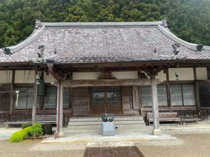 大義院の{uncategorized: "未分類", other: "その他", undefined: "問題あり", building: "その他建物", grave: "お墓", sacred_gate: "鳥居", guardian: "狛犬", statue: "像", buddha: "仏像", history: "歴史", nature: "自然", garden: "庭園", animal: "動物", pagoda: "塔", temizu: "手水舎", mountain_gate: "山門・神門", sanctuary: "本殿・本堂", subordinate: "末社・摂社", art: "芸術", scenery: "景色", jizo: "地蔵", ema: "絵馬", goshuin: "御朱印", omikuji: "おみくじ", items: "授与品その他", amulet: "お守り", goshuincho: "御朱印帳", eats: "食事", festival: "お祭り", votive_dance: "神楽", shichigosan: "七五三参", wedding: "結婚式", experience: "体験その他", initially: "初詣", around: "周辺", anti_infection: "感染症対策"}