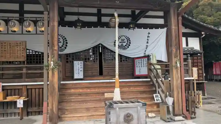 桑名宗社(春日神社)の{uncategorized: "未分類", other: "その他", undefined: "問題あり", building: "その他建物", grave: "お墓", sacred_gate: "鳥居", guardian: "狛犬", statue: "像", buddha: "仏像", history: "歴史", nature: "自然", garden: "庭園", animal: "動物", pagoda: "塔", temizu: "手水舎", mountain_gate: "山門・神門", sanctuary: "本殿・本堂", subordinate: "末社・摂社", art: "芸術", scenery: "景色", jizo: "地蔵", ema: "絵馬", goshuin: "御朱印", omikuji: "おみくじ", items: "授与品その他", amulet: "お守り", goshuincho: "御朱印帳", eats: "食事", festival: "お祭り", votive_dance: "神楽", shichigosan: "七五三参", wedding: "結婚式", experience: "体験その他", initially: "初詣", around: "周辺", anti_infection: "感染症対策"}