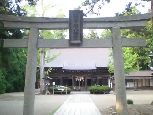 鎮守府八幡宮の鳥居