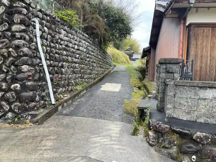 光善寺の{uncategorized: "未分類", other: "その他", undefined: "問題あり", building: "その他建物", grave: "お墓", sacred_gate: "鳥居", guardian: "狛犬", statue: "像", buddha: "仏像", history: "歴史", nature: "自然", garden: "庭園", animal: "動物", pagoda: "塔", temizu: "手水舎", mountain_gate: "山門・神門", sanctuary: "本殿・本堂", subordinate: "末社・摂社", art: "芸術", scenery: "景色", jizo: "地蔵", ema: "絵馬", goshuin: "御朱印", omikuji: "おみくじ", items: "授与品その他", amulet: "お守り", goshuincho: "御朱印帳", eats: "食事", festival: "お祭り", votive_dance: "神楽", shichigosan: "七五三参", wedding: "結婚式", experience: "体験その他", initially: "初詣", around: "周辺", anti_infection: "感染症対策"}