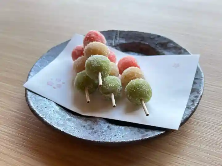 安養寺の{uncategorized: "未分類", other: "その他", undefined: "問題あり", building: "その他建物", grave: "お墓", sacred_gate: "鳥居", guardian: "狛犬", statue: "像", buddha: "仏像", history: "歴史", nature: "自然", garden: "庭園", animal: "動物", pagoda: "塔", temizu: "手水舎", mountain_gate: "山門・神門", sanctuary: "本殿・本堂", subordinate: "末社・摂社", art: "芸術", scenery: "景色", jizo: "地蔵", ema: "絵馬", goshuin: "御朱印", omikuji: "おみくじ", items: "授与品その他", amulet: "お守り", goshuincho: "御朱印帳", eats: "食事", festival: "お祭り", votive_dance: "神楽", shichigosan: "七五三参", wedding: "結婚式", experience: "体験その他", initially: "初詣", around: "周辺", anti_infection: "感染症対策"}