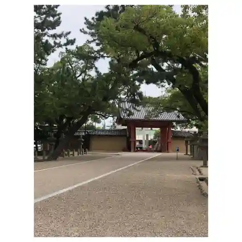 西宮神社の山門