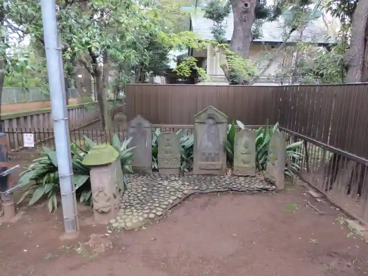 駒込天祖神社の仏像