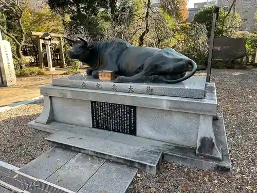 布多天神社の像