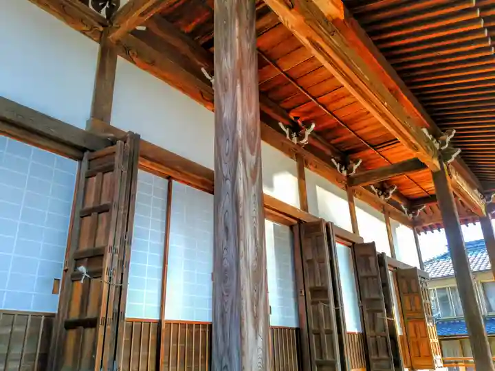 満覚寺の本殿・本堂