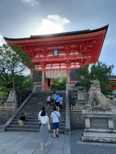 清水寺の山門・神門