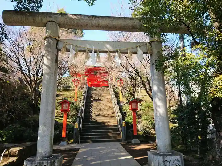 穴八幡宮の鳥居