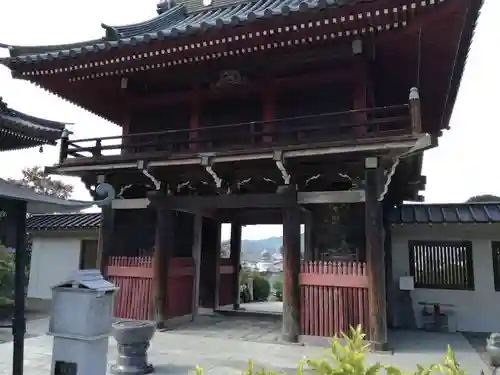 大雄院の山門