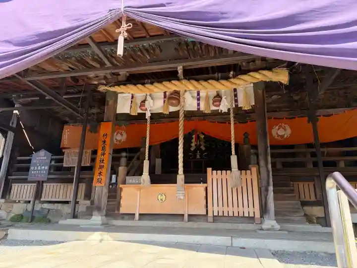 竹生島神社(都久夫須麻神社)の{uncategorized: "未分類", other: "その他", undefined: "問題あり", building: "その他建物", grave: "お墓", sacred_gate: "鳥居", guardian: "狛犬", statue: "像", buddha: "仏像", history: "歴史", nature: "自然", garden: "庭園", animal: "動物", pagoda: "塔", temizu: "手水舎", mountain_gate: "山門・神門", sanctuary: "本殿・本堂", subordinate: "末社・摂社", art: "芸術", scenery: "景色", jizo: "地蔵", ema: "絵馬", goshuin: "御朱印", omikuji: "おみくじ", items: "授与品その他", amulet: "お守り", goshuincho: "御朱印帳", eats: "食事", festival: "お祭り", votive_dance: "神楽", shichigosan: "七五三参", wedding: "結婚式", experience: "体験その他", initially: "初詣", around: "周辺", anti_infection: "感染症対策"}