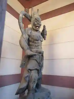 大宝八幡宮の像