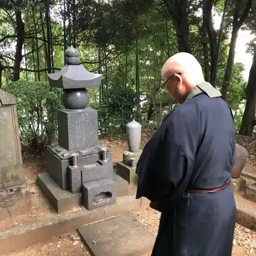 法岩院のお墓