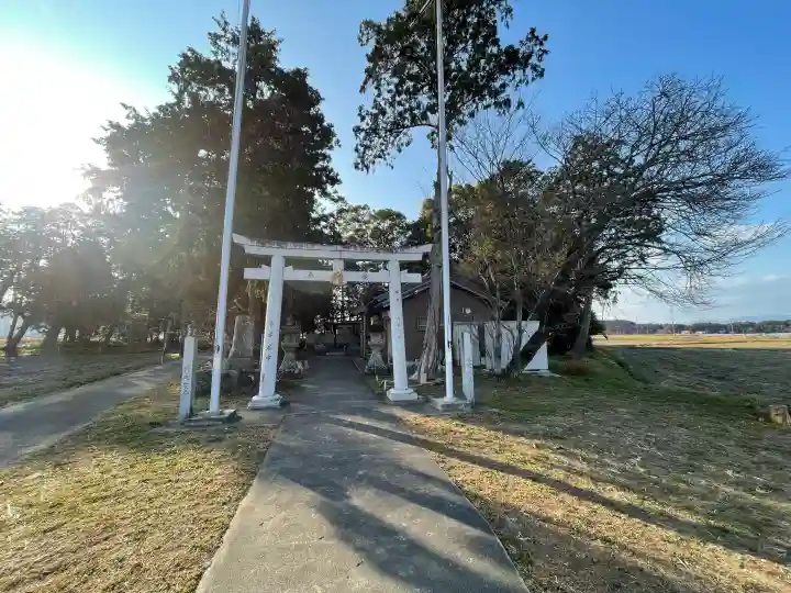 天玉神社の{uncategorized: "未分類", other: "その他", undefined: "問題あり", building: "その他建物", grave: "お墓", sacred_gate: "鳥居", guardian: "狛犬", statue: "像", buddha: "仏像", history: "歴史", nature: "自然", garden: "庭園", animal: "動物", pagoda: "塔", temizu: "手水舎", mountain_gate: "山門・神門", sanctuary: "本殿・本堂", subordinate: "末社・摂社", art: "芸術", scenery: "景色", jizo: "地蔵", ema: "絵馬", goshuin: "御朱印", omikuji: "おみくじ", items: "授与品その他", amulet: "お守り", goshuincho: "御朱印帳", eats: "食事", festival: "お祭り", votive_dance: "神楽", shichigosan: "七五三参", wedding: "結婚式", experience: "体験その他", initially: "初詣", around: "周辺", anti_infection: "感染症対策"}