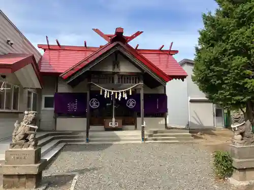 南線神社の本殿