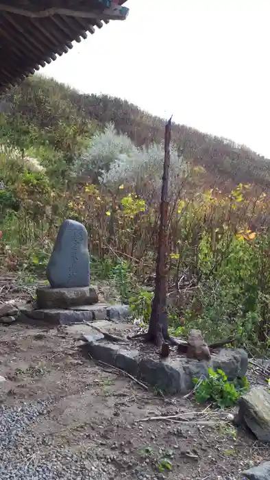 島古丹稲荷神社の建物その他