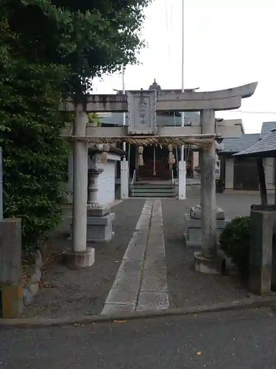 金山神社の{uncategorized: "未分類", other: "その他", undefined: "問題あり", building: "その他建物", grave: "お墓", sacred_gate: "鳥居", guardian: "狛犬", statue: "像", buddha: "仏像", history: "歴史", nature: "自然", garden: "庭園", animal: "動物", pagoda: "塔", temizu: "手水舎", mountain_gate: "山門・神門", sanctuary: "本殿・本堂", subordinate: "末社・摂社", art: "芸術", scenery: "景色", jizo: "地蔵", ema: "絵馬", goshuin: "御朱印", omikuji: "おみくじ", items: "授与品その他", amulet: "お守り", goshuincho: "御朱印帳", eats: "食事", festival: "お祭り", votive_dance: "神楽", shichigosan: "七五三参", wedding: "結婚式", experience: "体験その他", initially: "初詣", around: "周辺", anti_infection: "感染症対策"}