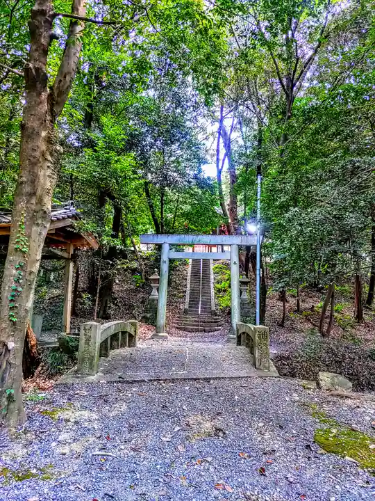 神明社の鳥居