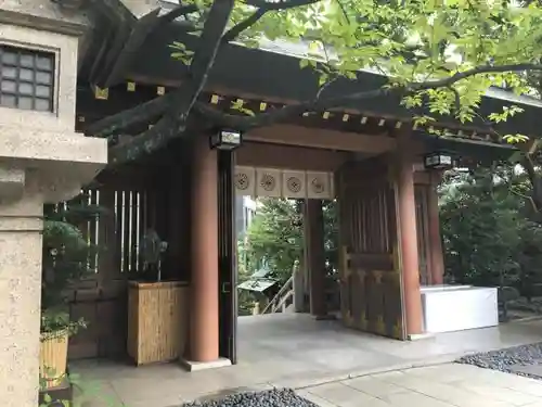 東京大神宮の山門・神門