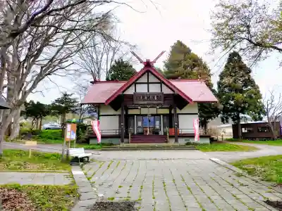 豊浦神社の{uncategorized: "未分類", other: "その他", undefined: "問題あり", building: "その他建物", grave: "お墓", sacred_gate: "鳥居", guardian: "狛犬", statue: "像", buddha: "仏像", history: "歴史", nature: "自然", garden: "庭園", animal: "動物", pagoda: "塔", temizu: "手水舎", mountain_gate: "山門・神門", sanctuary: "本殿・本堂", subordinate: "末社・摂社", art: "芸術", scenery: "景色", jizo: "地蔵", ema: "絵馬", goshuin: "御朱印", omikuji: "おみくじ", items: "授与品その他", amulet: "お守り", goshuincho: "御朱印帳", eats: "食事", festival: "お祭り", votive_dance: "神楽", shichigosan: "七五三参", wedding: "結婚式", experience: "体験その他", initially: "初詣", around: "周辺", anti_infection: "感染症対策"}