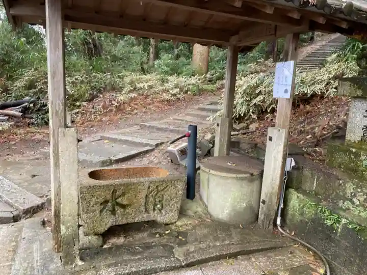 小丹神社の手水舎