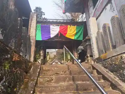 椿堂　遍照院の山門・神門