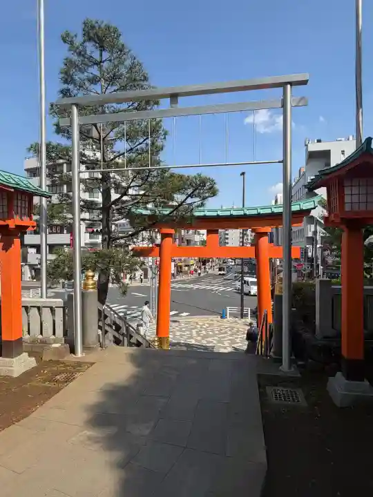 穴八幡宮の{uncategorized: "未分類", other: "その他", undefined: "問題あり", building: "その他建物", grave: "お墓", sacred_gate: "鳥居", guardian: "狛犬", statue: "像", buddha: "仏像", history: "歴史", nature: "自然", garden: "庭園", animal: "動物", pagoda: "塔", temizu: "手水舎", mountain_gate: "山門・神門", sanctuary: "本殿・本堂", subordinate: "末社・摂社", art: "芸術", scenery: "景色", jizo: "地蔵", ema: "絵馬", goshuin: "御朱印", omikuji: "おみくじ", items: "授与品その他", amulet: "お守り", goshuincho: "御朱印帳", eats: "食事", festival: "お祭り", votive_dance: "神楽", shichigosan: "七五三参", wedding: "結婚式", experience: "体験その他", initially: "初詣", around: "周辺", anti_infection: "感染症対策"}