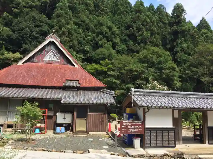 観音寺の山門・神門
