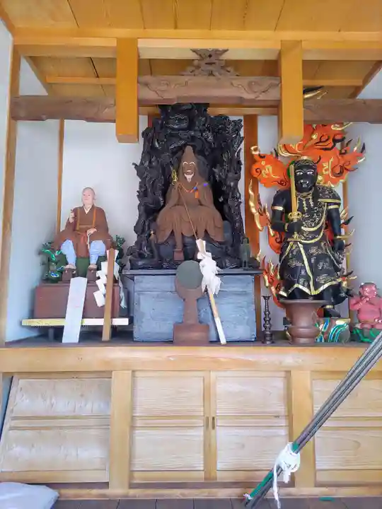 鍬山神社(弐屋敷)の末社・摂社