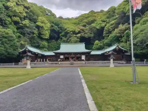 靜岡縣護國神社の{uncategorized: "未分類", other: "その他", undefined: "問題あり", building: "その他建物", grave: "お墓", sacred_gate: "鳥居", guardian: "狛犬", statue: "像", buddha: "仏像", history: "歴史", nature: "自然", garden: "庭園", animal: "動物", pagoda: "塔", temizu: "手水舎", mountain_gate: "山門・神門", sanctuary: "本殿・本堂", subordinate: "末社・摂社", art: "芸術", scenery: "景色", jizo: "地蔵", ema: "絵馬", goshuin: "御朱印", omikuji: "おみくじ", items: "授与品その他", amulet: "お守り", goshuincho: "御朱印帳", eats: "食事", festival: "お祭り", votive_dance: "神楽", shichigosan: "七五三参", wedding: "結婚式", experience: "体験その他", initially: "初詣", around: "周辺", anti_infection: "感染症対策"}