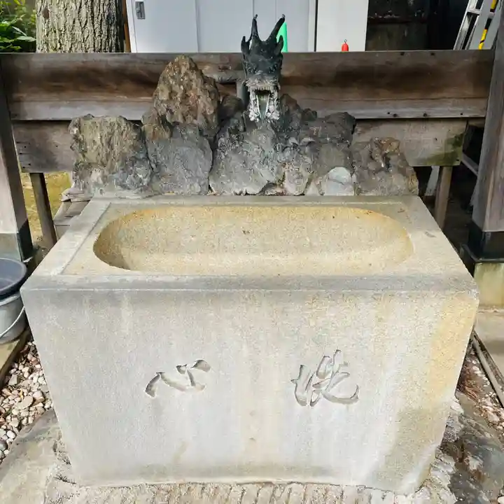 須賀神社の手水舎