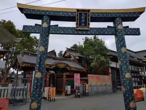 大杉神社の{uncategorized: "未分類", other: "その他", undefined: "問題あり", building: "その他建物", grave: "お墓", sacred_gate: "鳥居", guardian: "狛犬", statue: "像", buddha: "仏像", history: "歴史", nature: "自然", garden: "庭園", animal: "動物", pagoda: "塔", temizu: "手水舎", mountain_gate: "山門・神門", sanctuary: "本殿・本堂", subordinate: "末社・摂社", art: "芸術", scenery: "景色", jizo: "地蔵", ema: "絵馬", goshuin: "御朱印", omikuji: "おみくじ", items: "授与品その他", amulet: "お守り", goshuincho: "御朱印帳", eats: "食事", festival: "お祭り", votive_dance: "神楽", shichigosan: "七五三参", wedding: "結婚式", experience: "体験その他", initially: "初詣", around: "周辺", anti_infection: "感染症対策"}