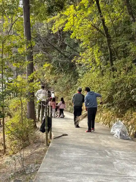 廣田神社の{uncategorized: "未分類", other: "その他", undefined: "問題あり", building: "その他建物", grave: "お墓", sacred_gate: "鳥居", guardian: "狛犬", statue: "像", buddha: "仏像", history: "歴史", nature: "自然", garden: "庭園", animal: "動物", pagoda: "塔", temizu: "手水舎", mountain_gate: "山門・神門", sanctuary: "本殿・本堂", subordinate: "末社・摂社", art: "芸術", scenery: "景色", jizo: "地蔵", ema: "絵馬", goshuin: "御朱印", omikuji: "おみくじ", items: "授与品その他", amulet: "お守り", goshuincho: "御朱印帳", eats: "食事", festival: "お祭り", votive_dance: "神楽", shichigosan: "七五三参", wedding: "結婚式", experience: "体験その他", initially: "初詣", around: "周辺", anti_infection: "感染症対策"}