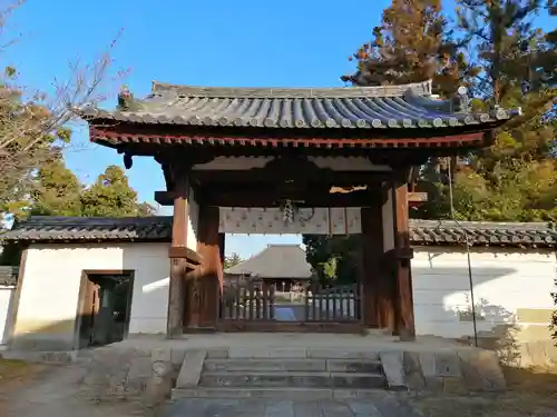 西大寺の山門