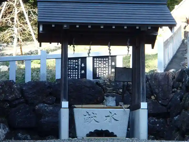 伊波乃西神社の手水舎