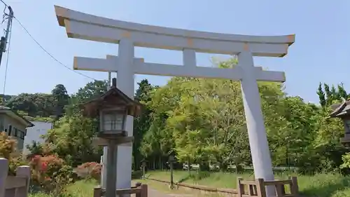 諏訪神社の鳥居