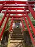 稲荷大明神の鳥居