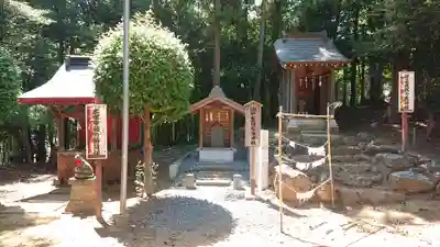 吉田杉山神社の末社・摂社