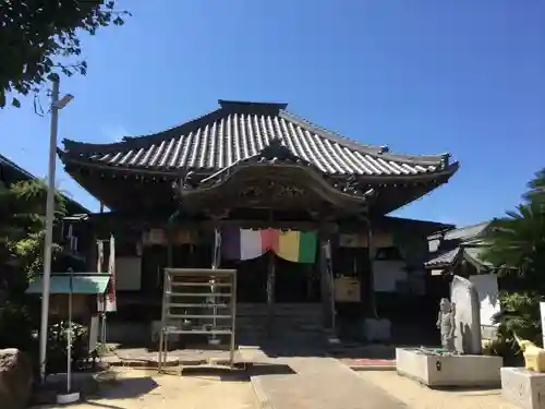 光明寺（とら薬師）の本殿・本堂