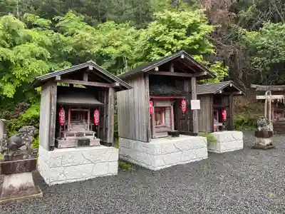 出世稲荷神社の末社・摂社