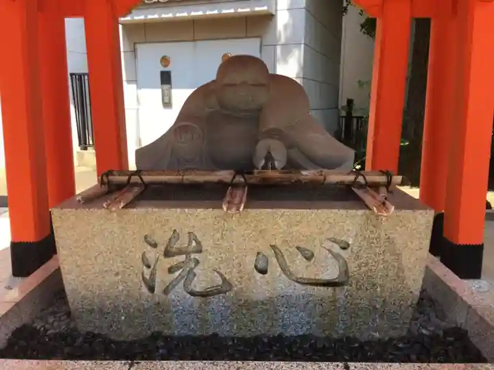 穴八幡宮の手水舎