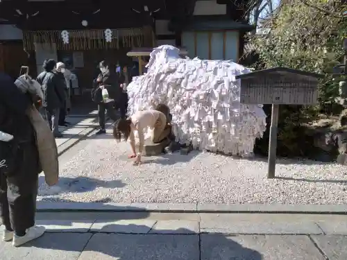安井金比羅宮の{uncategorized: "未分類", other: "その他", undefined: "問題あり", building: "その他建物", grave: "お墓", sacred_gate: "鳥居", guardian: "狛犬", statue: "像", buddha: "仏像", history: "歴史", nature: "自然", garden: "庭園", animal: "動物", pagoda: "塔", temizu: "手水舎", mountain_gate: "山門・神門", sanctuary: "本殿・本堂", subordinate: "末社・摂社", art: "芸術", scenery: "景色", jizo: "地蔵", ema: "絵馬", goshuin: "御朱印", omikuji: "おみくじ", items: "授与品その他", amulet: "お守り", goshuincho: "御朱印帳", eats: "食事", festival: "お祭り", votive_dance: "神楽", shichigosan: "七五三参", wedding: "結婚式", experience: "体験その他", initially: "初詣", around: "周辺", anti_infection: "感染症対策"}